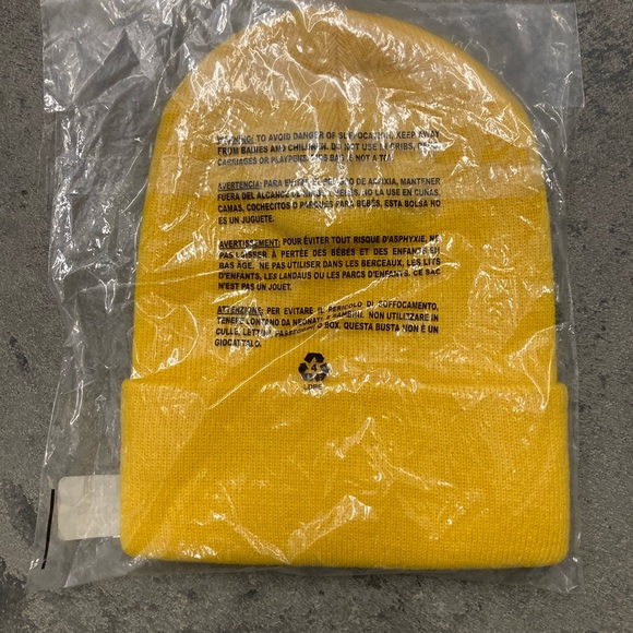 Noah Rose Beanie - Yellow - Picture 4 of 4